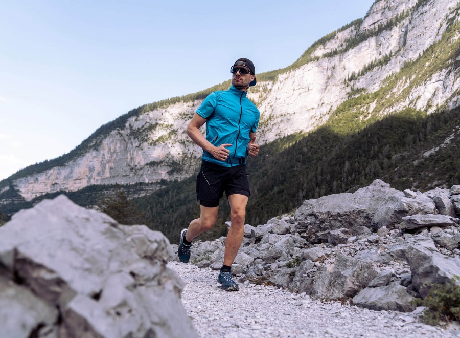 Il trail running tra vette e sentieri selvaggi: l'essenza della corsa in montagna